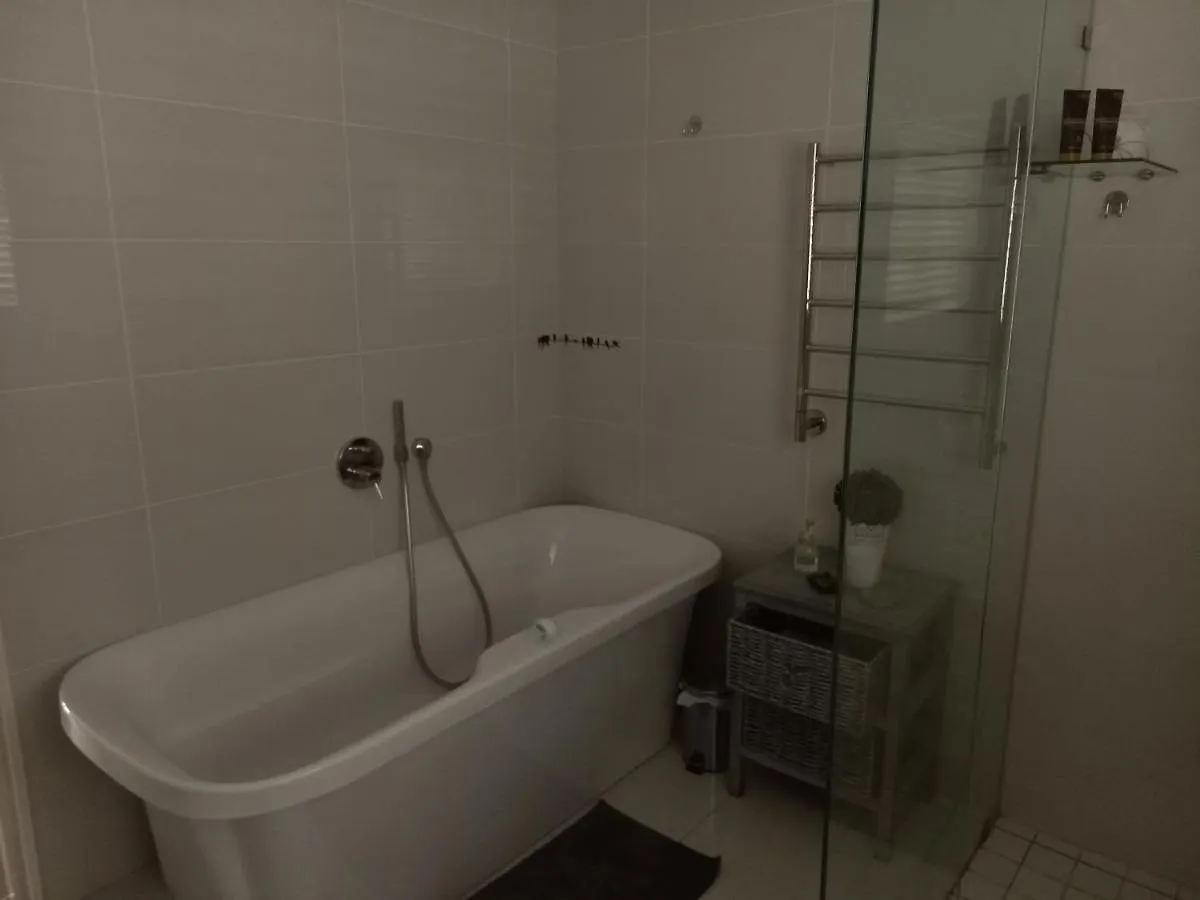 Serene Double Room With Private Bathroom Port Elizabeth