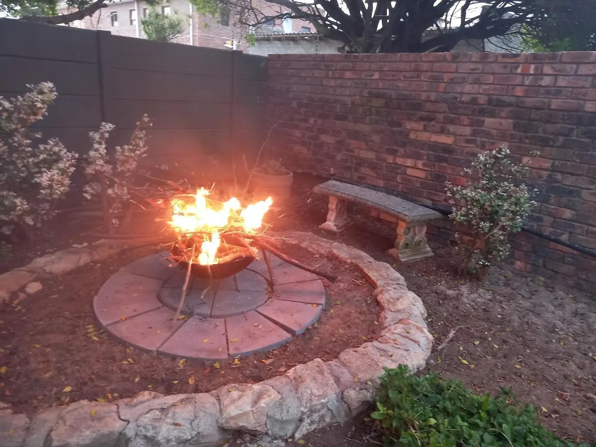 Serene Double Room With Private Bathroom Port Elizabeth