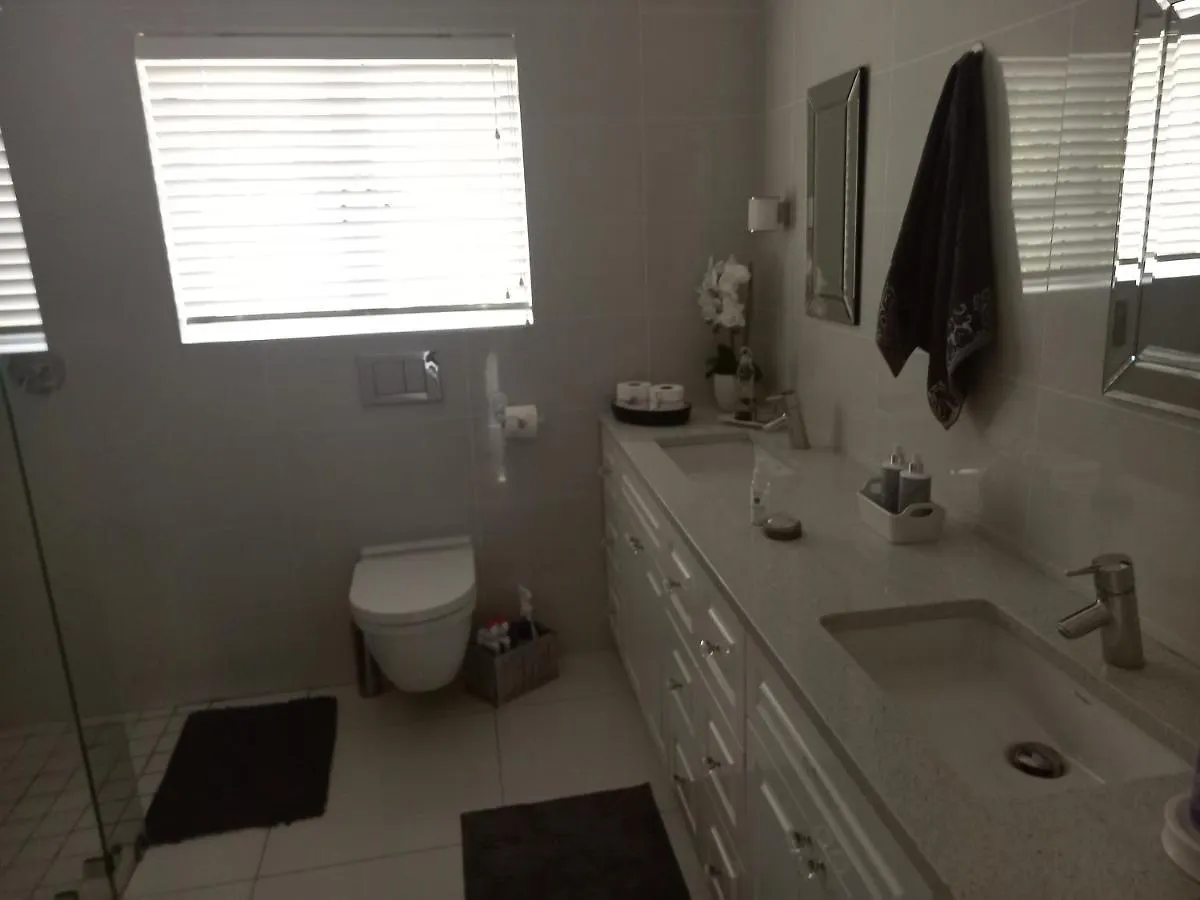 Serene Double Room With Private Bathroom Port Elizabeth Homestay